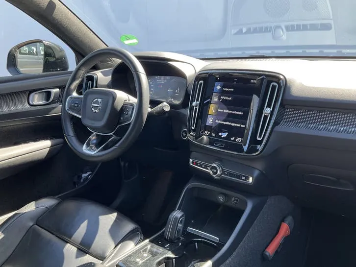 Volvo Xc40 2022 photo 3