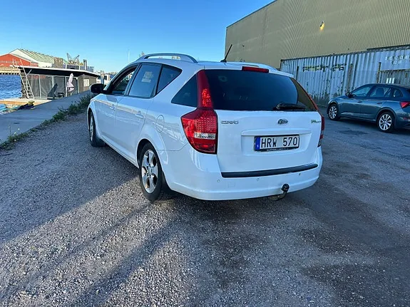 Kia Ceed 2011 photo 2