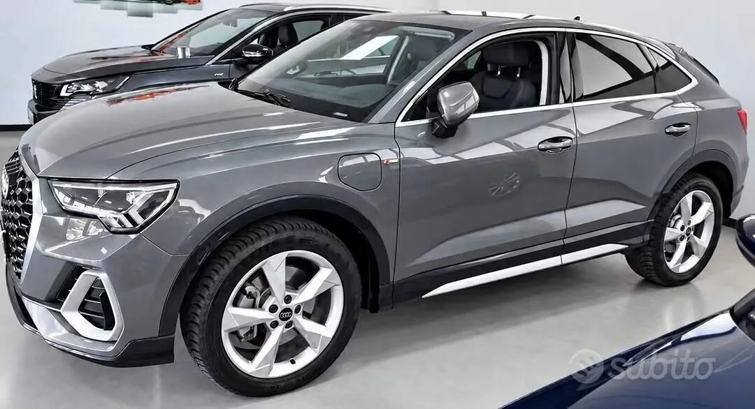Audi Q3 2023 photo 2