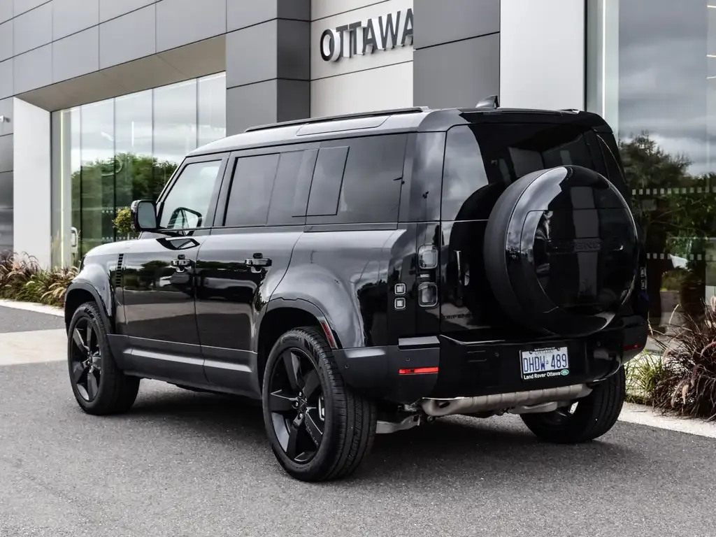 Land Rover Defender 2026 photo 4