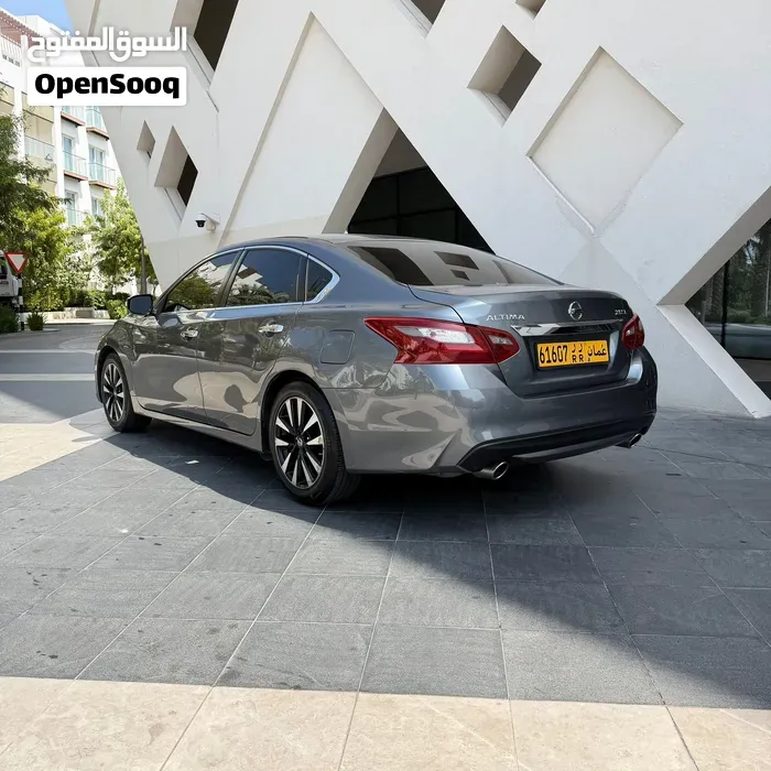 Nissan Altima 2018 photo 4