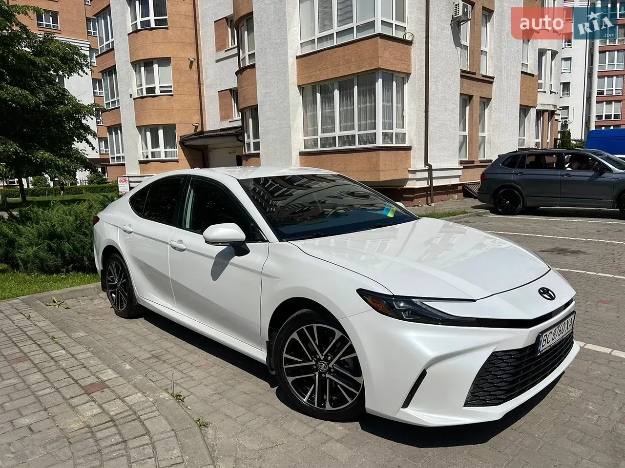Toyota Camry 2024 photo 2