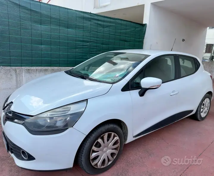 Renault Clio 2014 photo 2