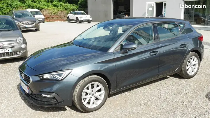 Seat Leon 2023 photo 2