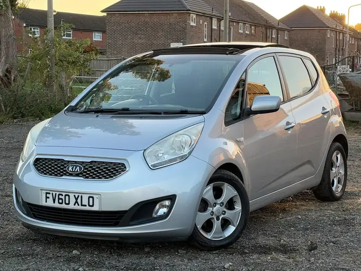 Kia Venga 2010 photo 2