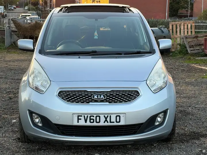 Kia Venga 2010 photo 5