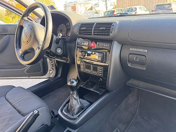 Audi S3 2000 photo 2