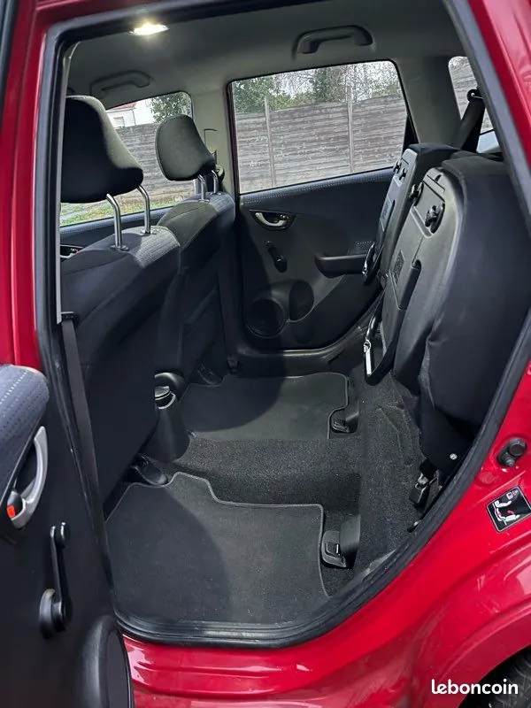 Honda Jazz 2010 photo 3