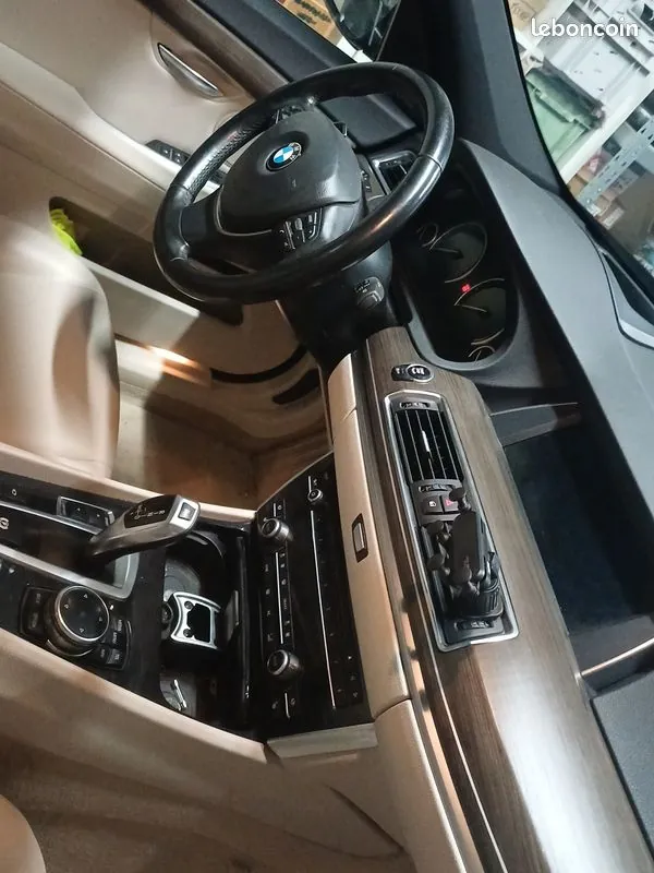 BMW 5 Series 2013 photo 2