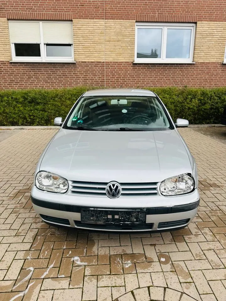 Volkswagen Golf 2
