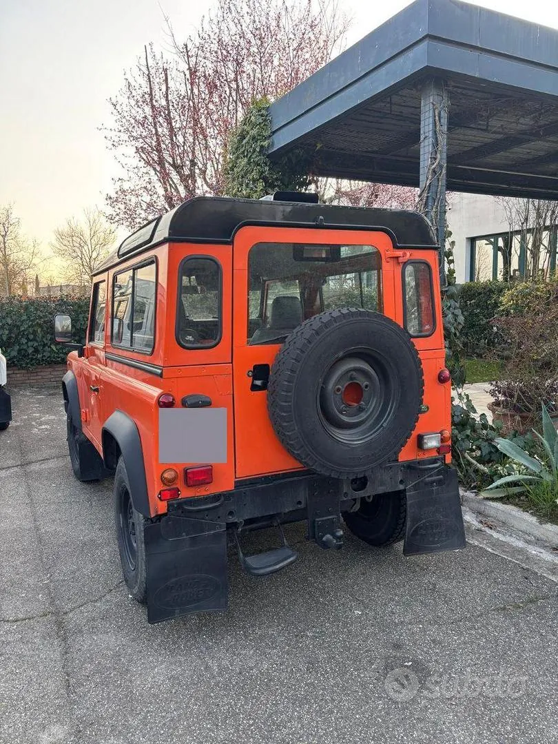 Land Rover Defender 2002 photo 4