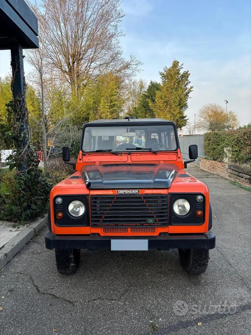 Land Rover Defender