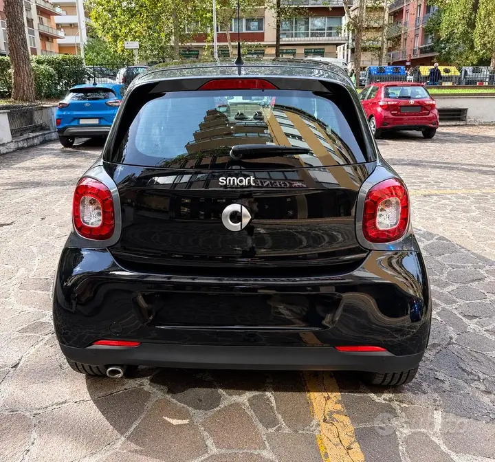 Smart Forfour 2018 photo 3