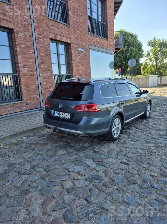 Volkswagen Passat Alltrack 2014 photo 2