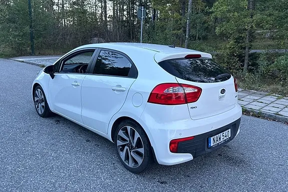 Kia Rio 2015 photo 4