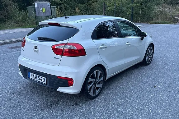 Kia Rio 2015 photo 3