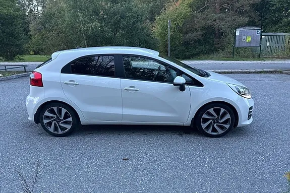 Kia Rio 2015 photo 2