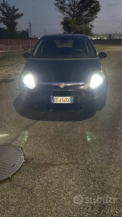 Fiat Punto Evo 2011 photo 2