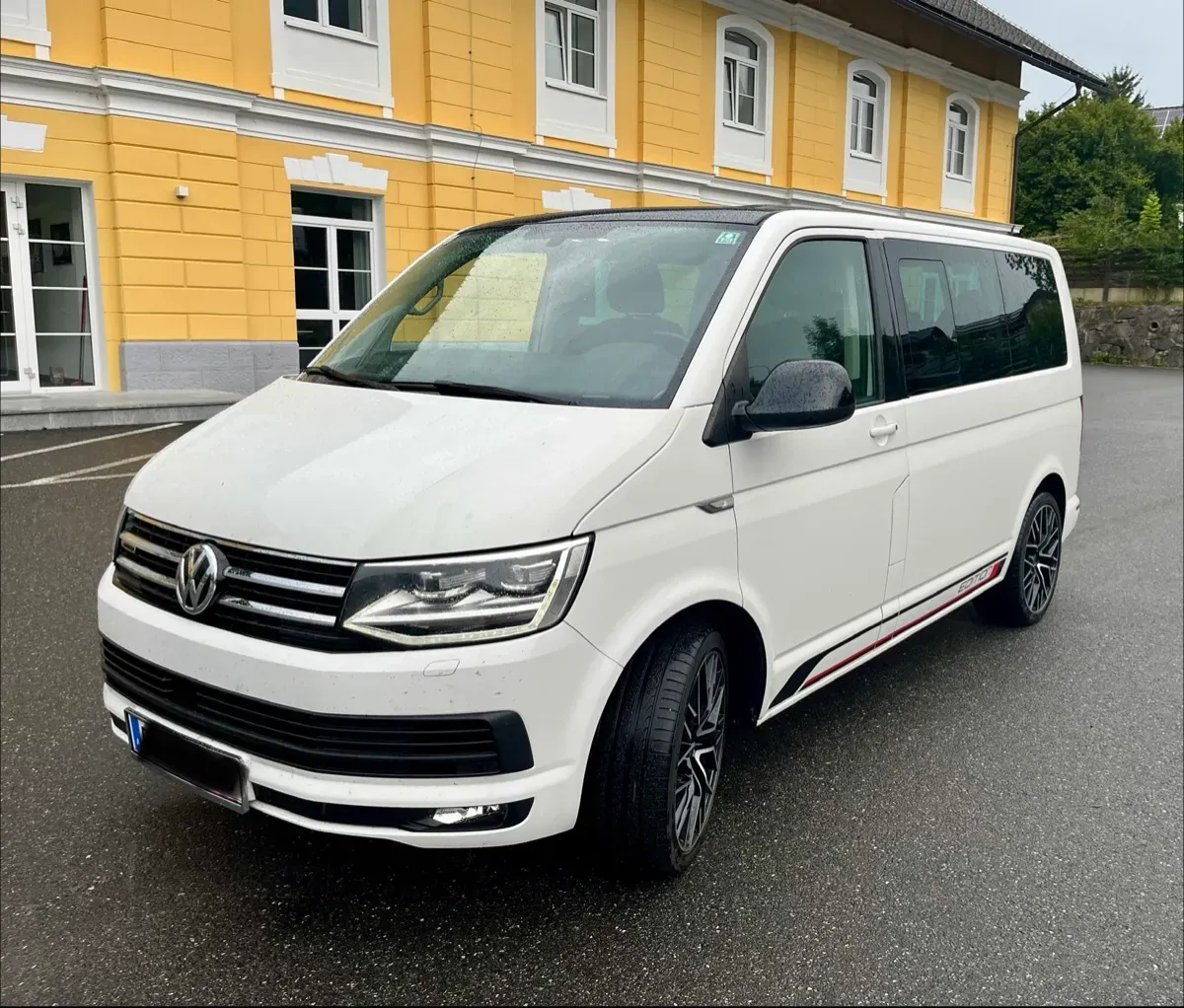 Volkswagen Multivan 2016 photo 2
