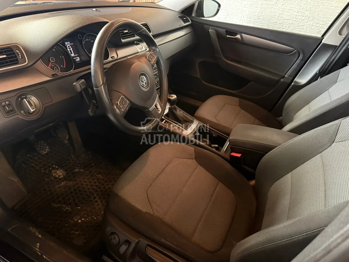 Volkswagen Passat B7 2012 photo 4