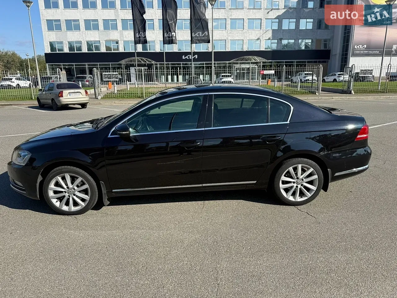 Volkswagen Passat 2012 photo 2