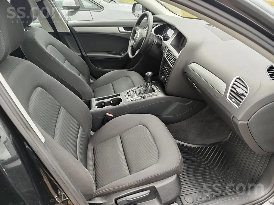 Audi A4 2011 photo 4