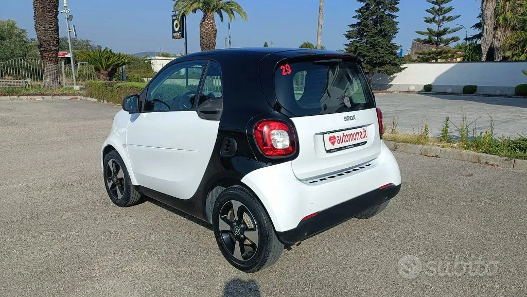 Smart Fortwo 2019 photo 4