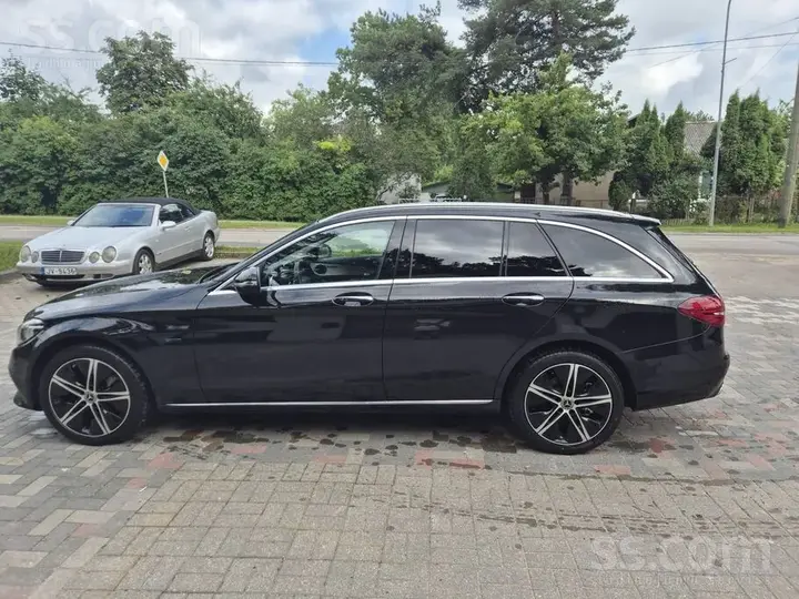 Mercedes-Benz C300 2020 photo 4