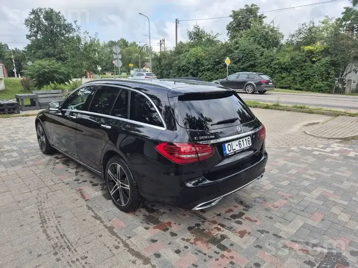 Mercedes-Benz C300 2020 photo 3