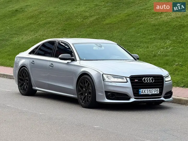 Audi S8 2015 photo 5