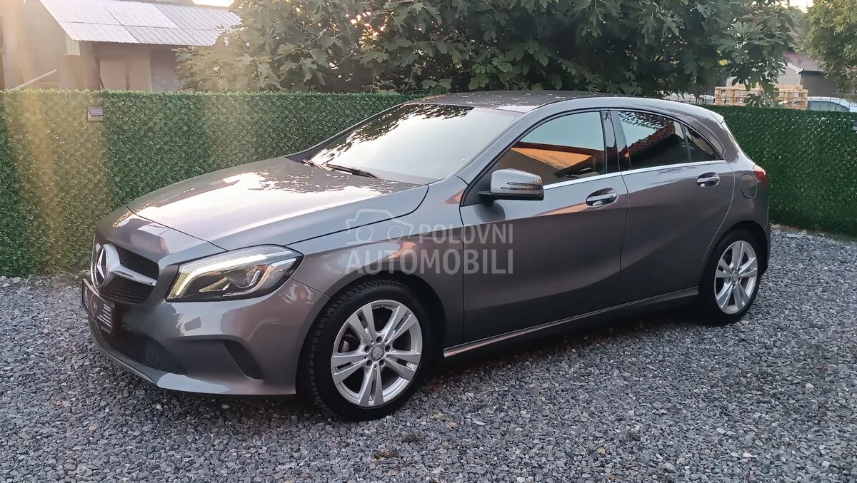 Mercedes-Benz A 180 2016 photo 2