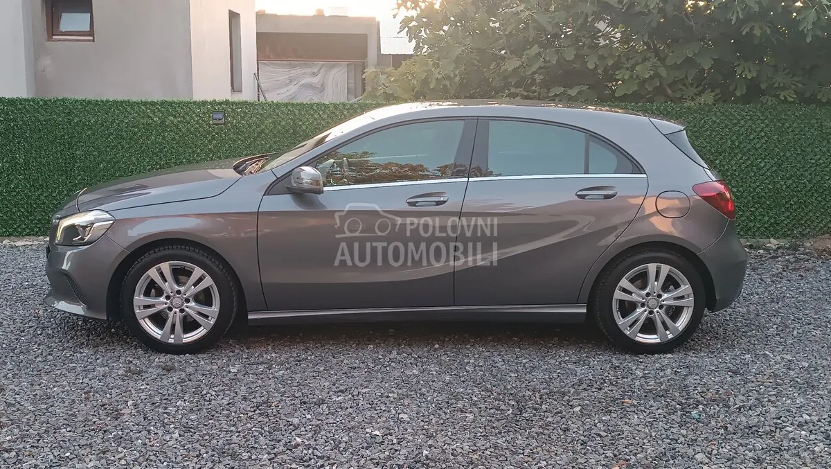 Mercedes-Benz A 180 2016 photo 4