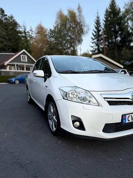 Toyota Auris 2011 photo 5