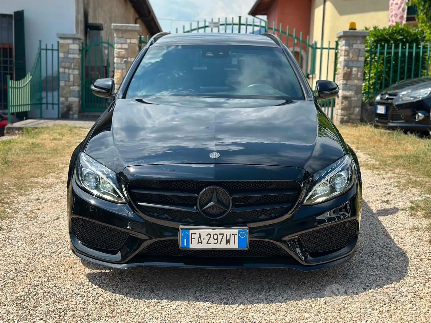 Mercedes-Benz C 220 2015 photo 2