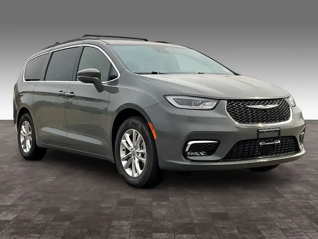 Chrysler Pacifica 2022 photo 3