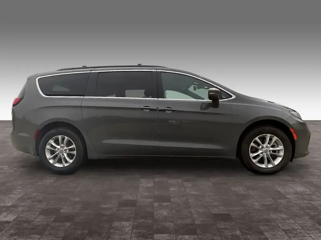 Chrysler Pacifica 2022 photo 4