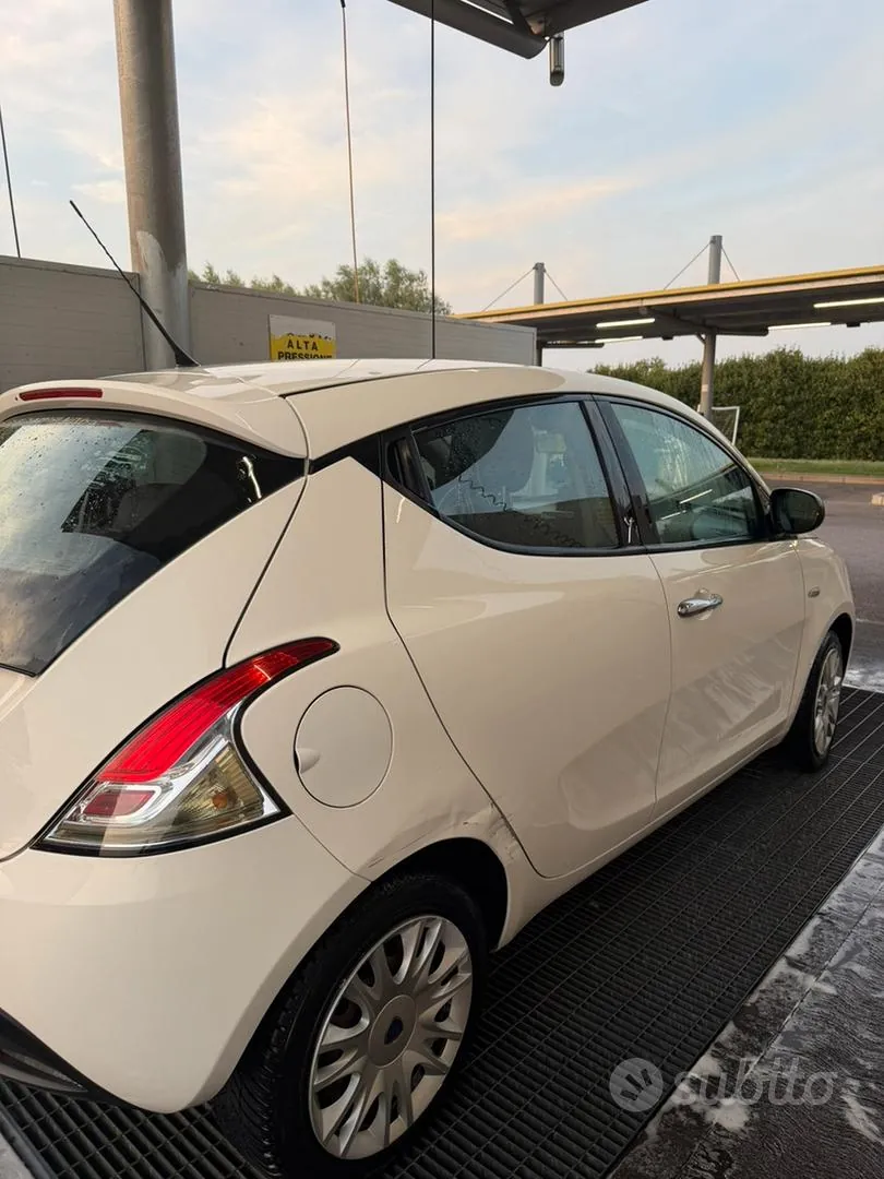 Lancia Ypsilon 2013 photo 4