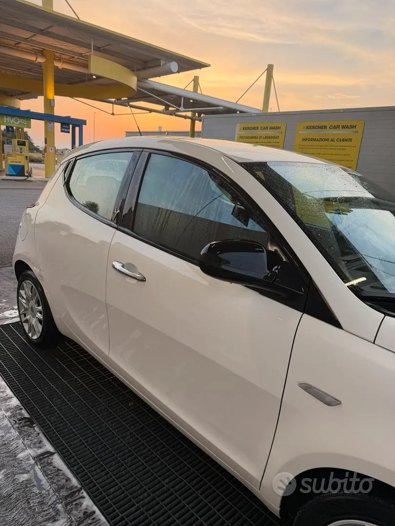 Lancia Ypsilon 2013 photo 3
