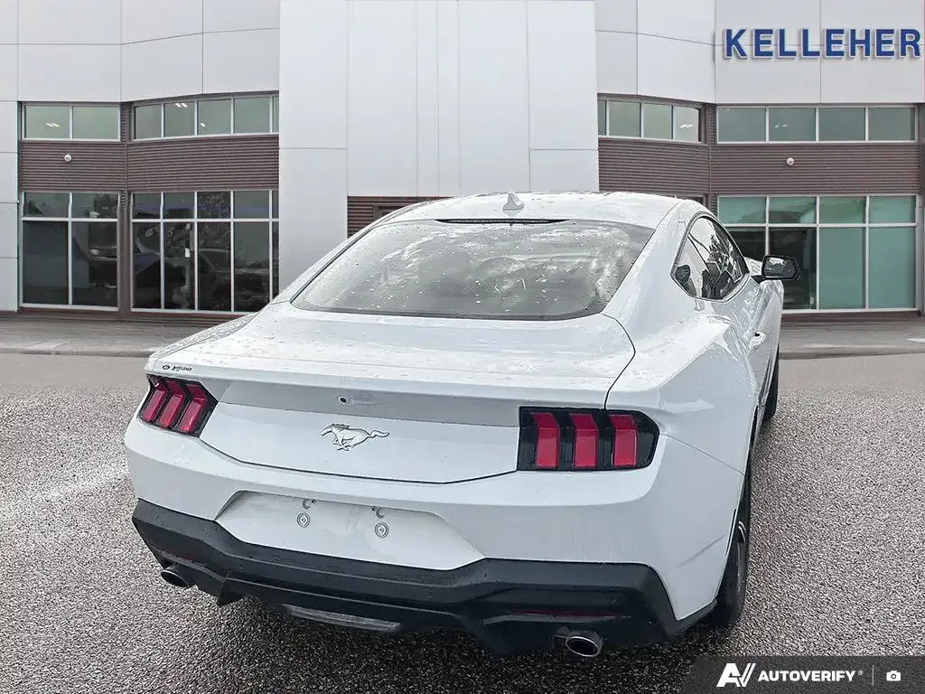Ford Mustang 2025 photo 4