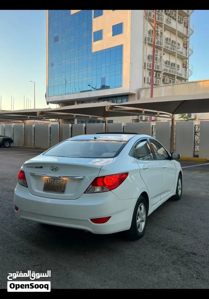 Hyundai Accent 2014 photo 3