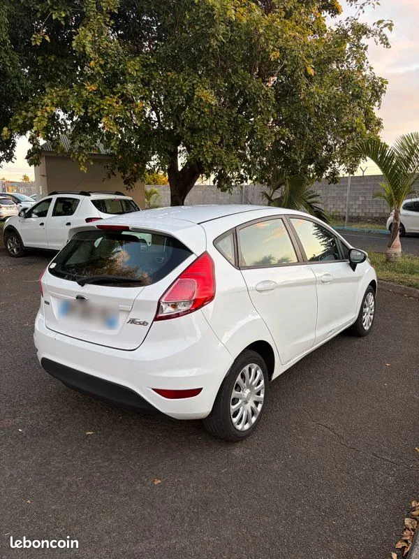 Ford Fiesta 2015 photo 3