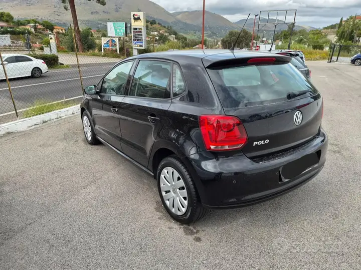 Volkswagen Polo 2012 photo 3