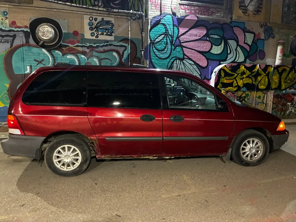 Ford Windstar 2000 photo 4