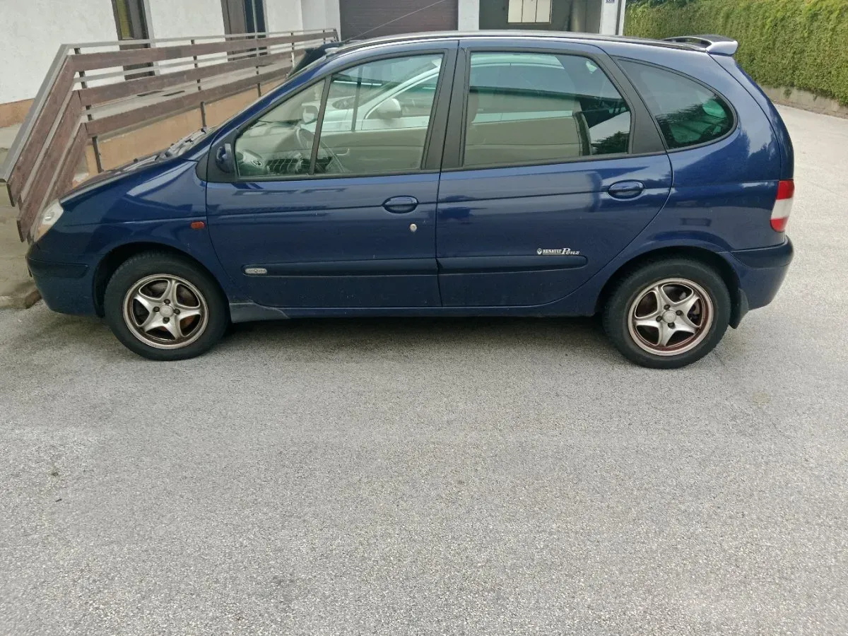 Renault Scenic 2003 photo 2