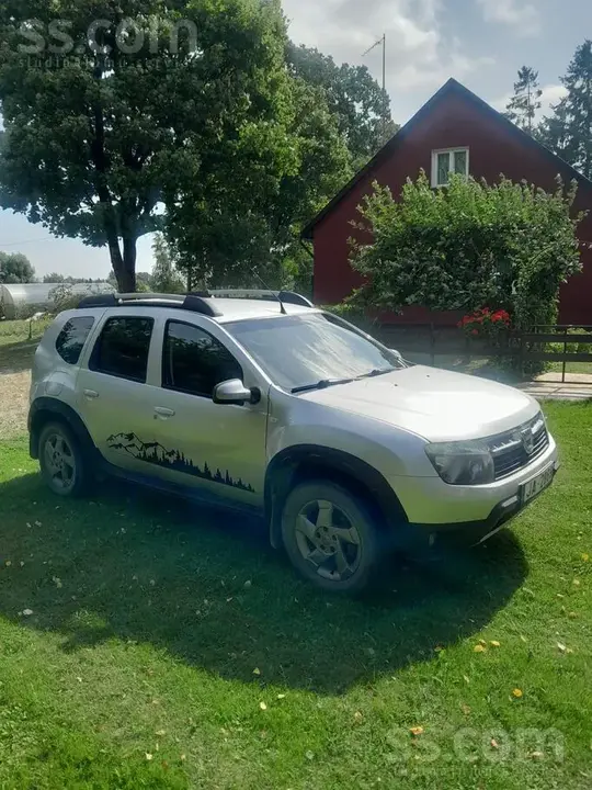 Dacia Duster 2012 photo 2