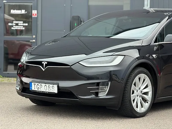 Tesla Model X 2018 photo 2