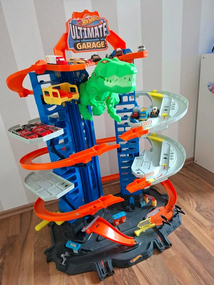 Hot Wheels Ultimate Garage T-Rex