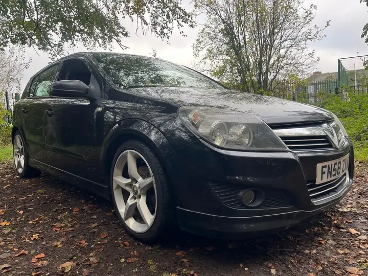 Vauxhall Astra 2008 photo 2