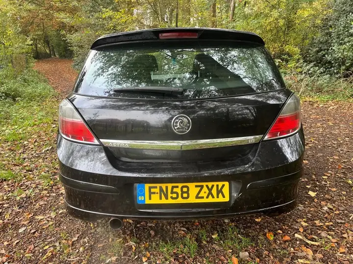 Vauxhall Astra 2008 photo 4