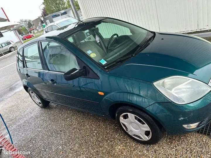 Ford Fiesta 2002 photo 2